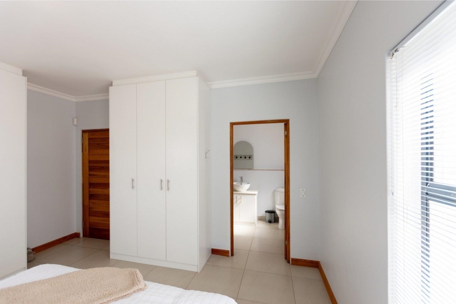 5 Bedroom Property for Sale in Calypso Beach Western Cape